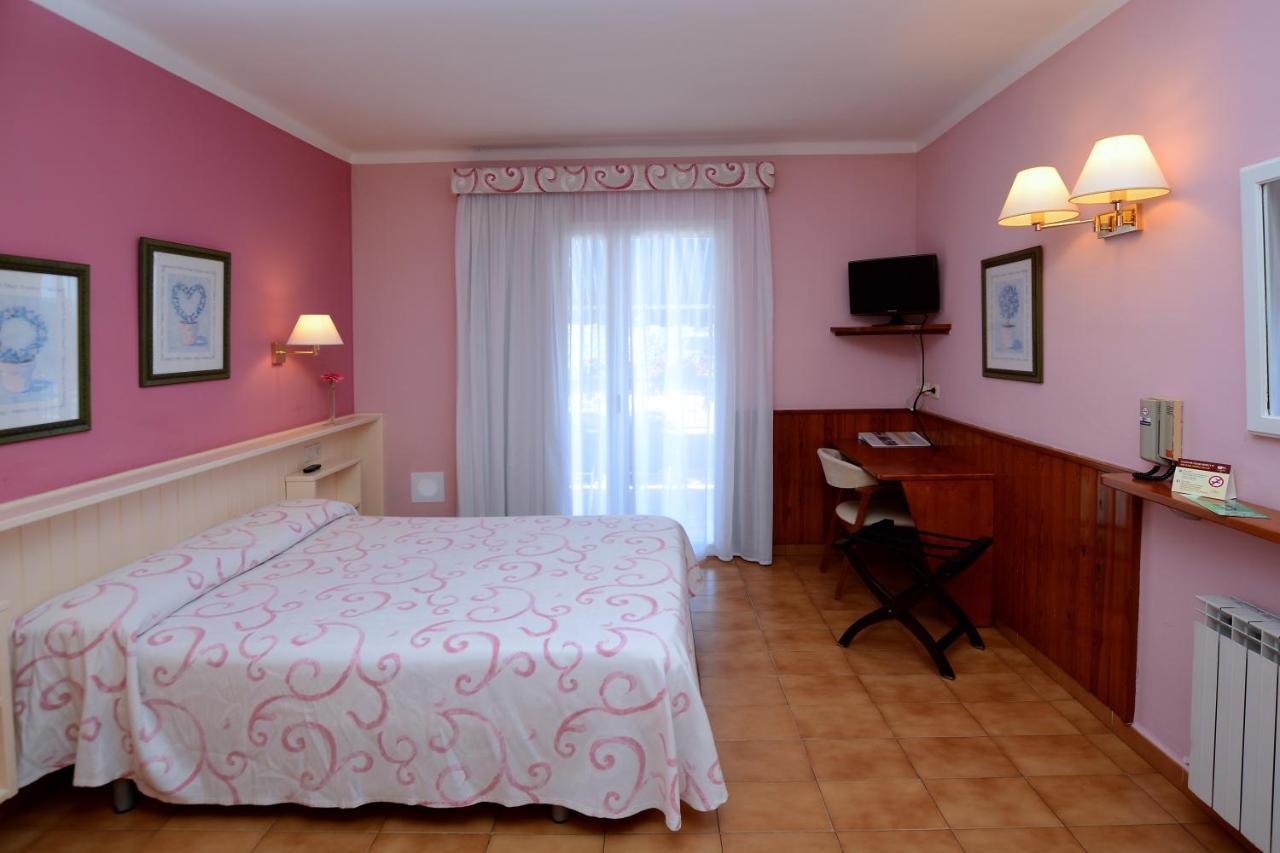 Casa Feliu Hotel Santa Susanna Exterior photo